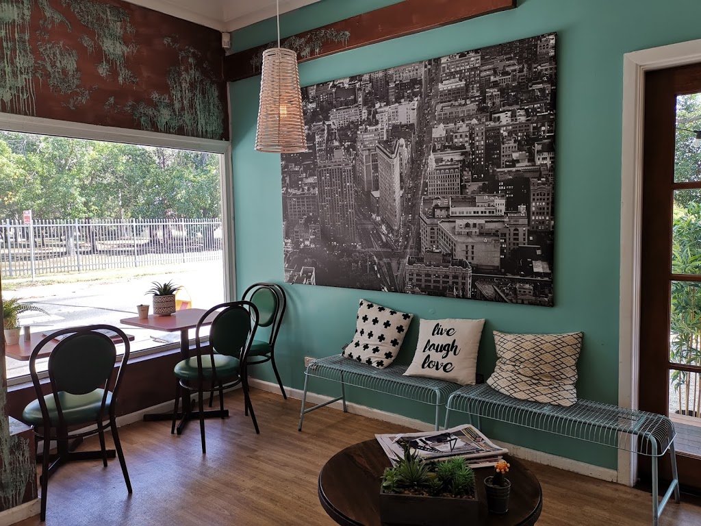 The Hood Cafe | cafe | 137 Lennox St, Richmond NSW 2753, Australia | 0245011067 OR +61 2 4501 1067