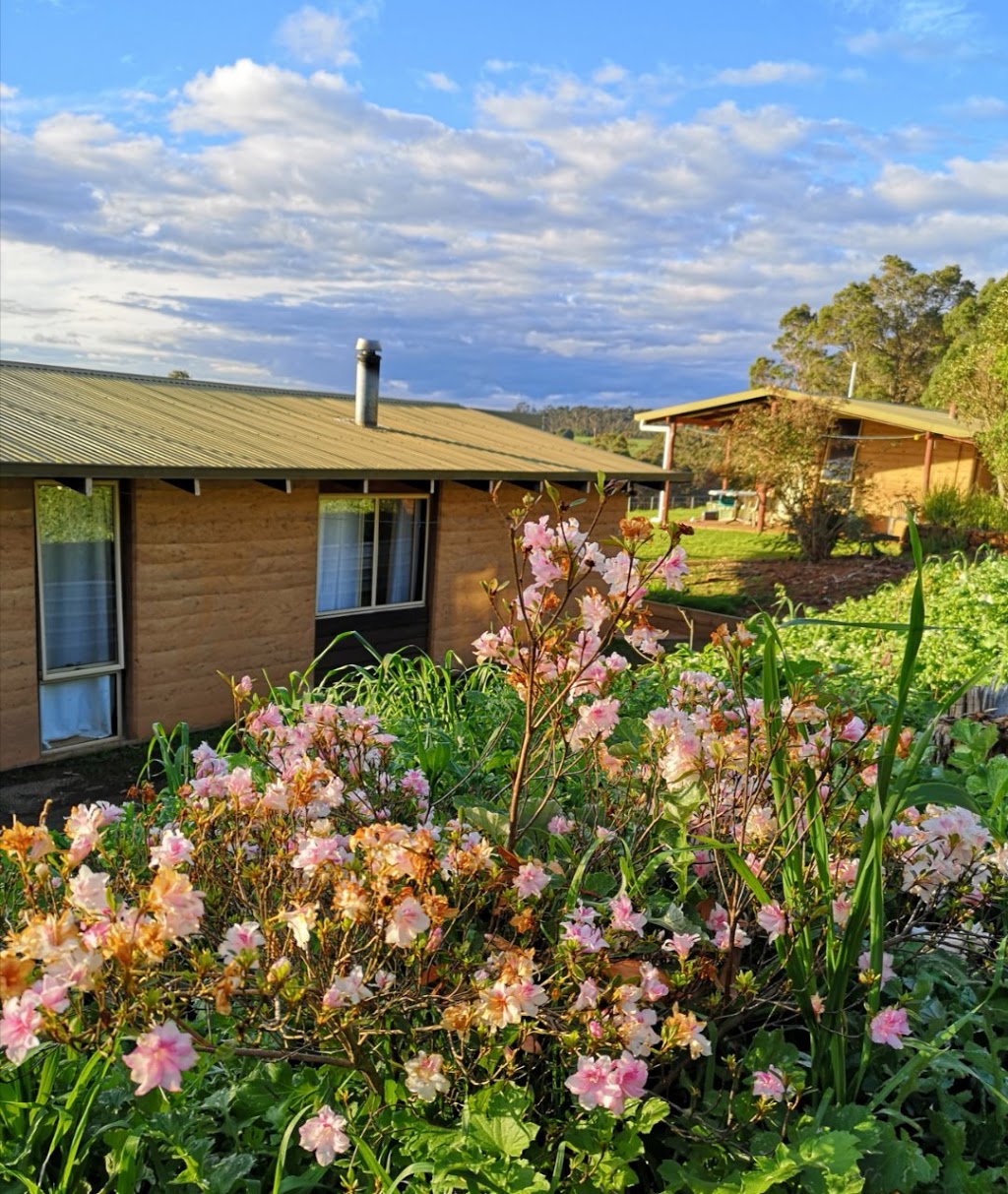 Pemberton Farm Chalets | lodging | Vasse Hwy, Pemberton WA 6260, Australia | 0897761290 OR +61 8 9776 1290