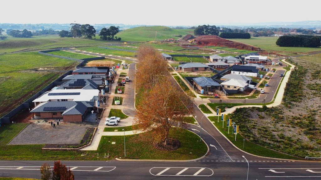 SJD Homes Display Homes - Lillifield Estate, Warragul | 3 Bell Heather Bvd, Warragul VIC 3820, Australia | Phone: (03) 9095 8000