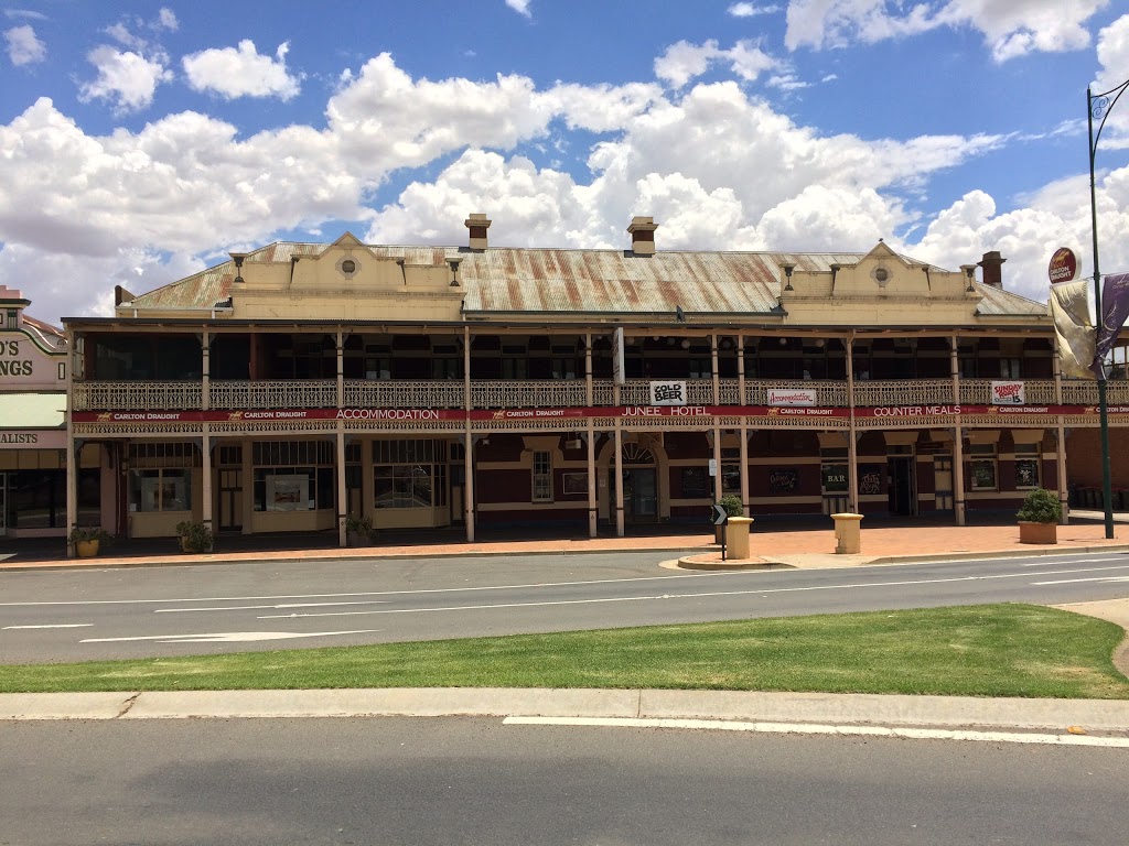 Junee Hotel | 17 Seignior St, Junee NSW 2663, Australia | Phone: (02) 6924 2227