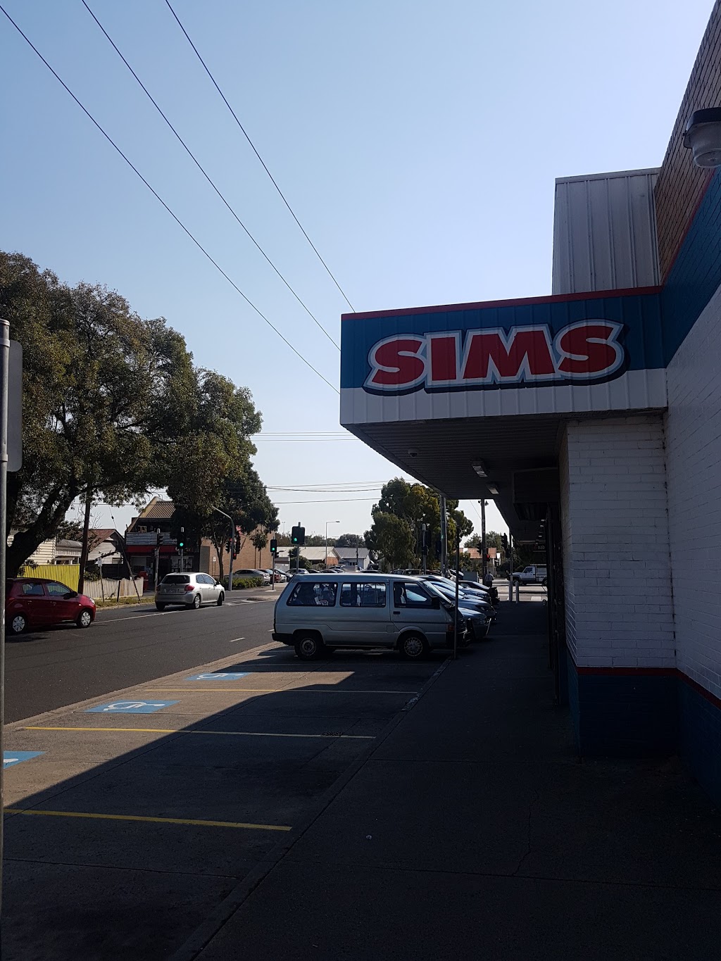 SIMS IGA West Footscray | supermarket | 511 Barkly St, West Footscray VIC 3012, Australia | 0396872117 OR +61 3 9687 2117