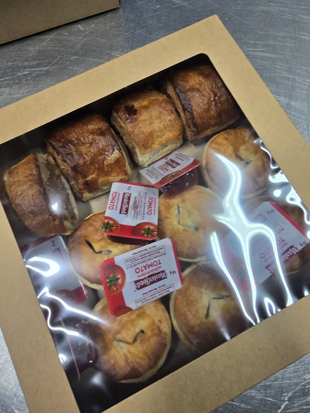 Huddos Bakery | 9/11 Broad St, Sarina QLD 4737, Australia | Phone: (07) 4943 1960