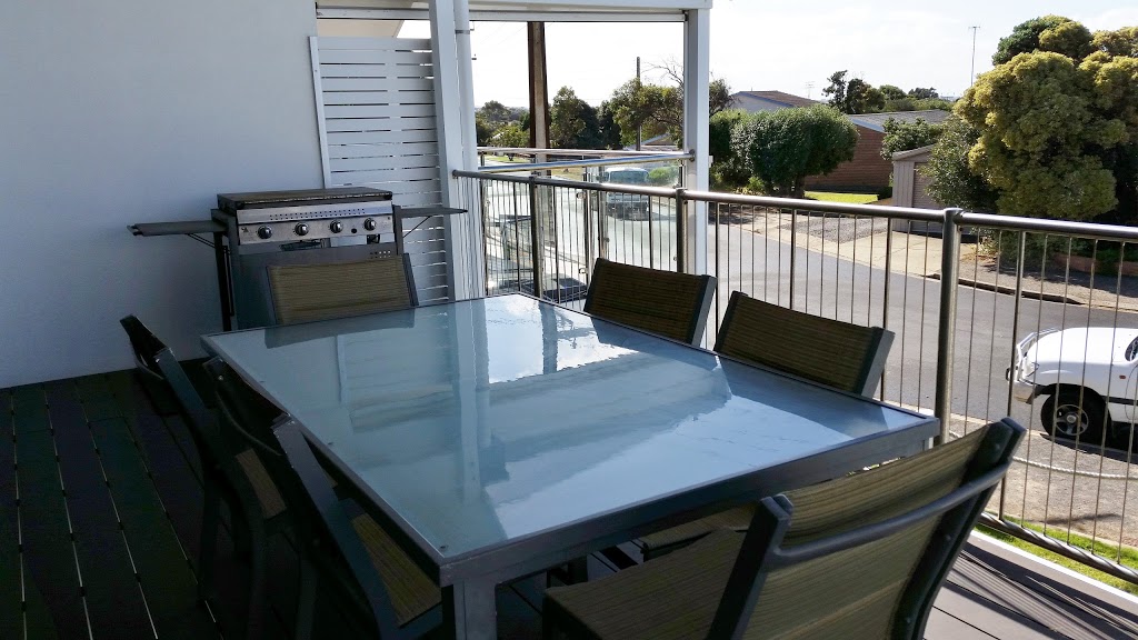 Beachcomber at Port Elliot Encounter Holiday Rentals | 22 Basham Parade, Port Elliot SA 5212, Australia | Phone: 0418 817 394