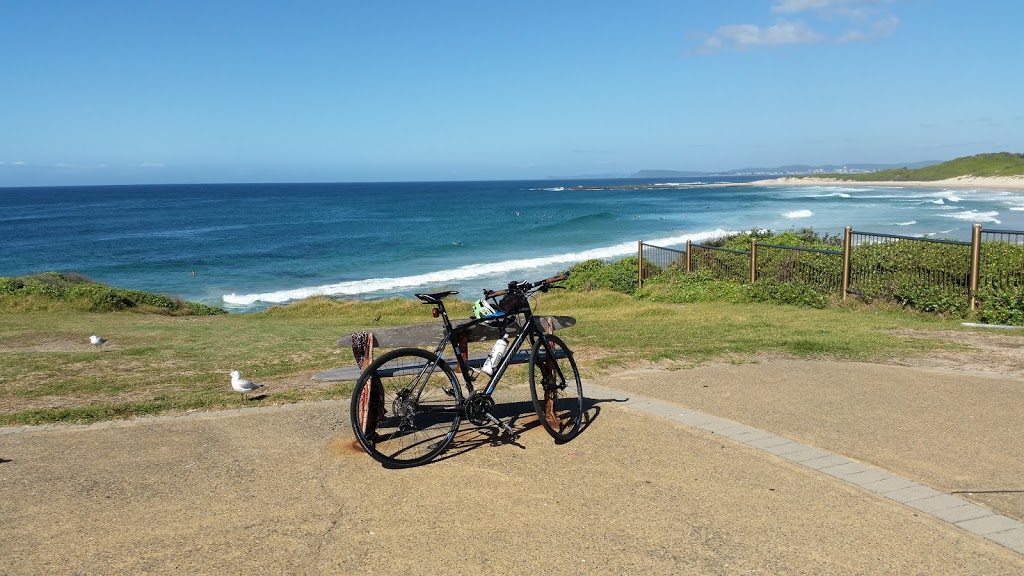 Surfside Snax | Ted Rafferty Cycleway, Norah Head NSW 2263, Australia | Phone: (02) 4397 4044