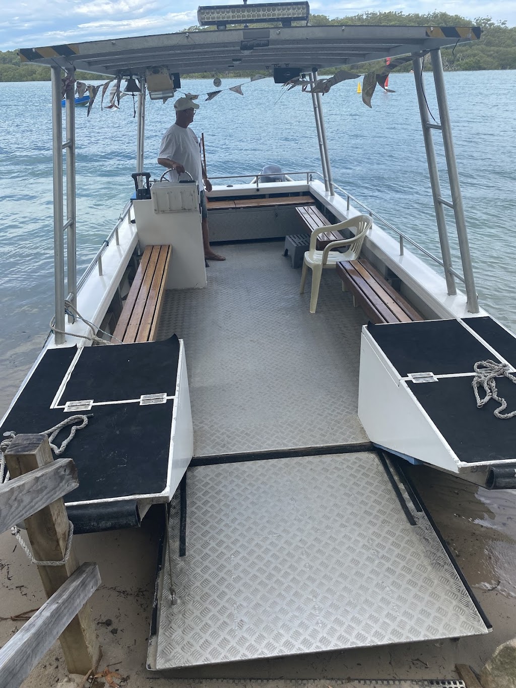 Manning River Ferry Services - Manning Point | 99 Main Rd, Manning Point NSW 2430, Australia | Phone: 0415 563 204