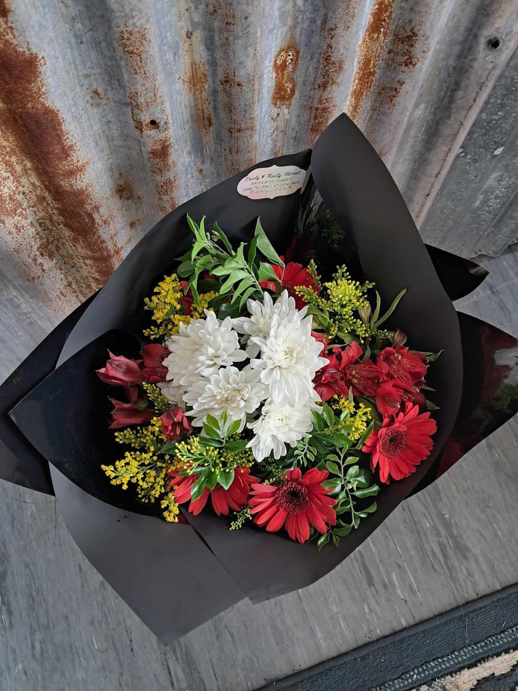 Dusty & Rusty Florist Oakey | 178 Bridge St, Oakey QLD 4401, Australia | Phone: (07) 2114 7405
