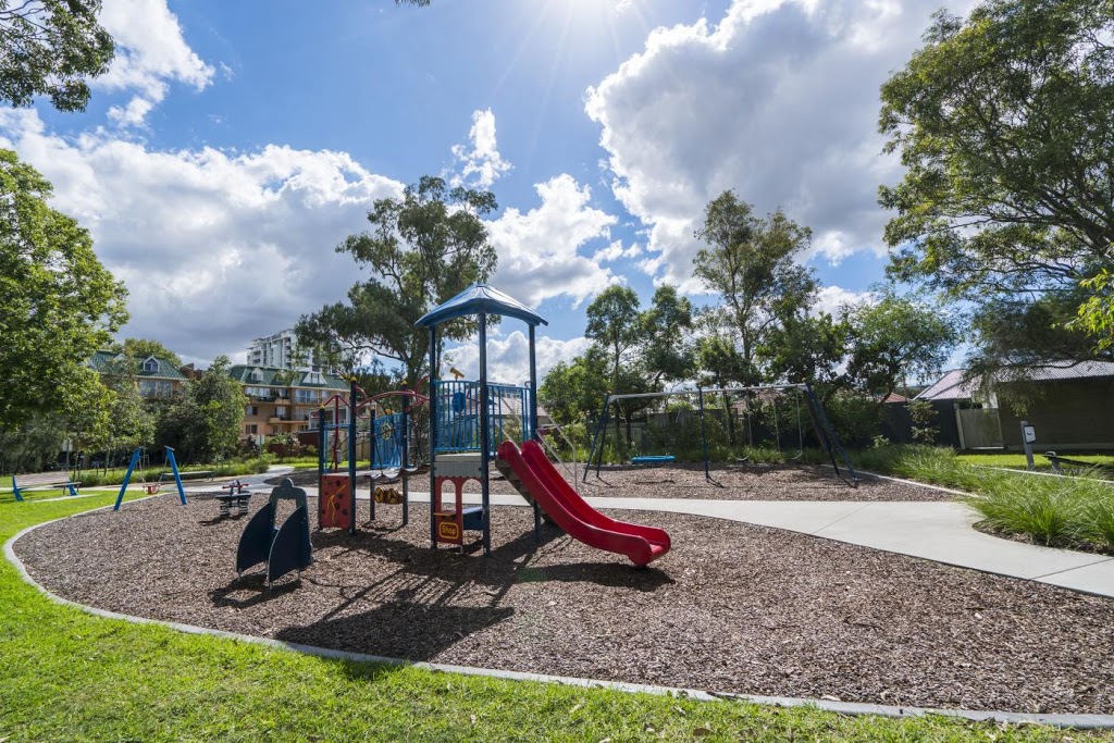 John curtin memorial reserve | park | 78/80 High St, Mascot NSW 2020, Australia