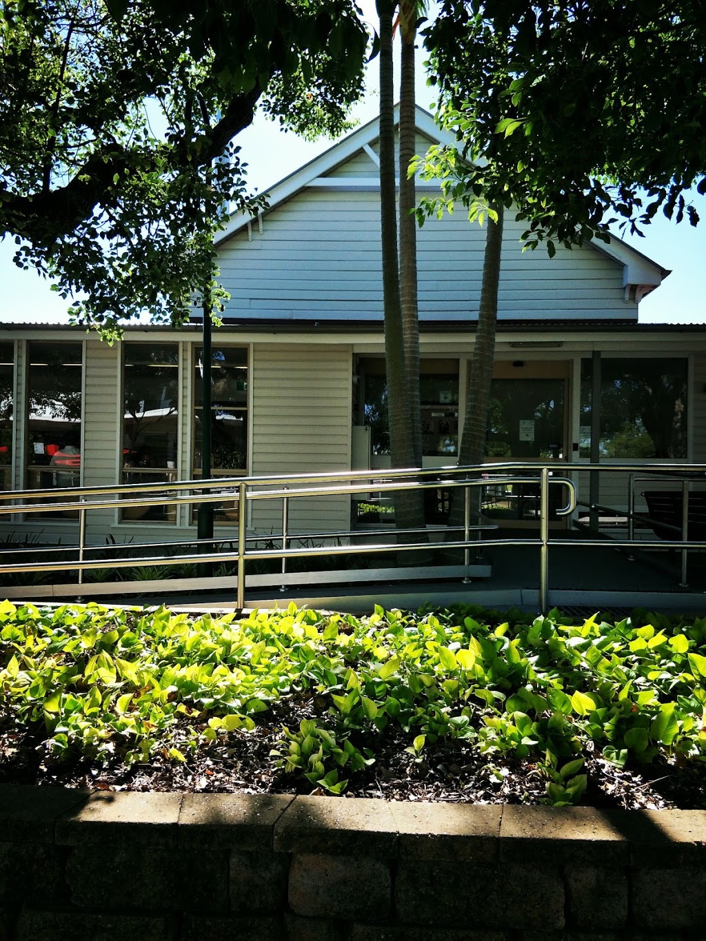 Brisbane City Council - Corinda Library Wifi | library | 641 Oxley Rd, Corinda QLD 4075, Australia | 0734038888 OR +61 7 3403 8888
