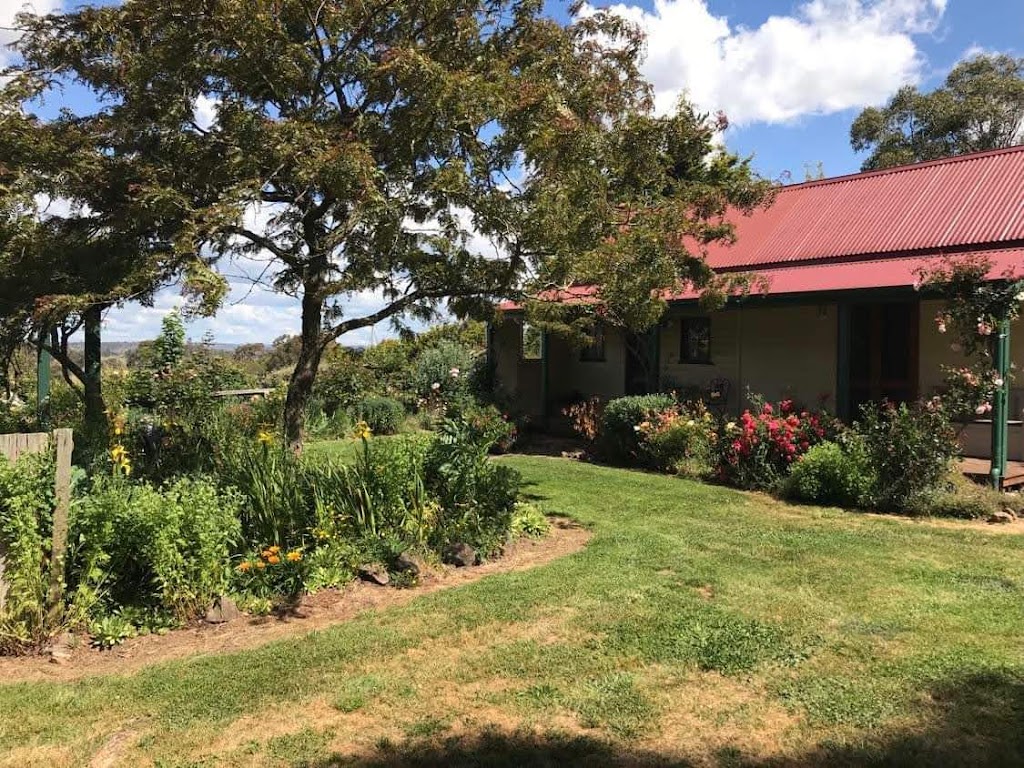 Red Hill Cottage, Walcha NSW Australia | 272 Aberbaldie Rd, Walcha NSW 2354, Australia | Phone: 0456 373 113