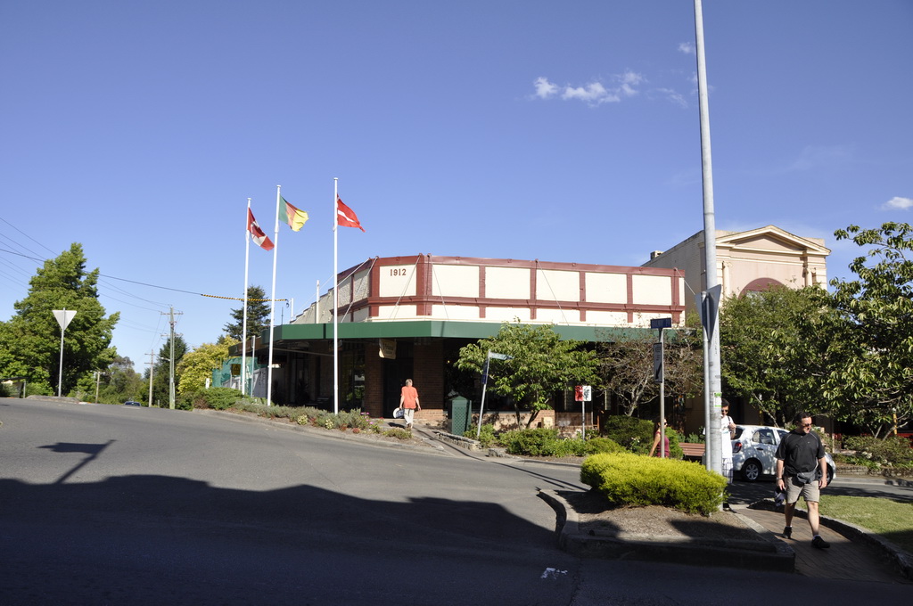 Leura Service Centre | 115 Great Western Hwy, Leura NSW 2780, Australia | Phone: (02) 4782 4200