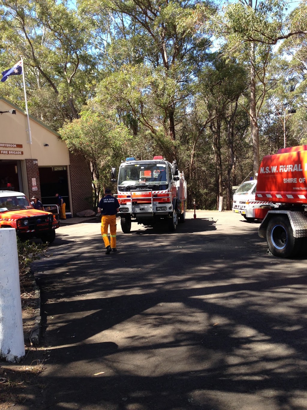 Cherrybrook Rural Fire Brigade | fire station | 58-62 Shepherds Dr, Cherrybrook NSW 2126, Australia | 0298832000 OR +61 2 9883 2000