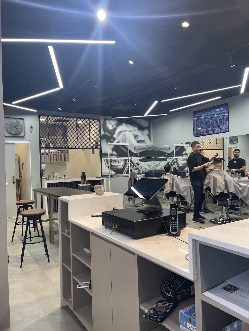 Ozman Barbershop | Waverley Gardens Shopping centre, Shop 6/271 Police Rd, Mulgrave VIC 3170, Australia | Phone: (03) 8522 8224