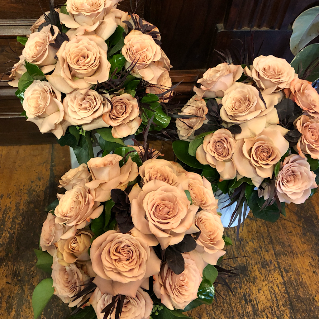 Mr Collins Florist | florist | 154 Pakington St, Geelong West VIC 3218, Australia | 0352295298 OR +61 3 5229 5298
