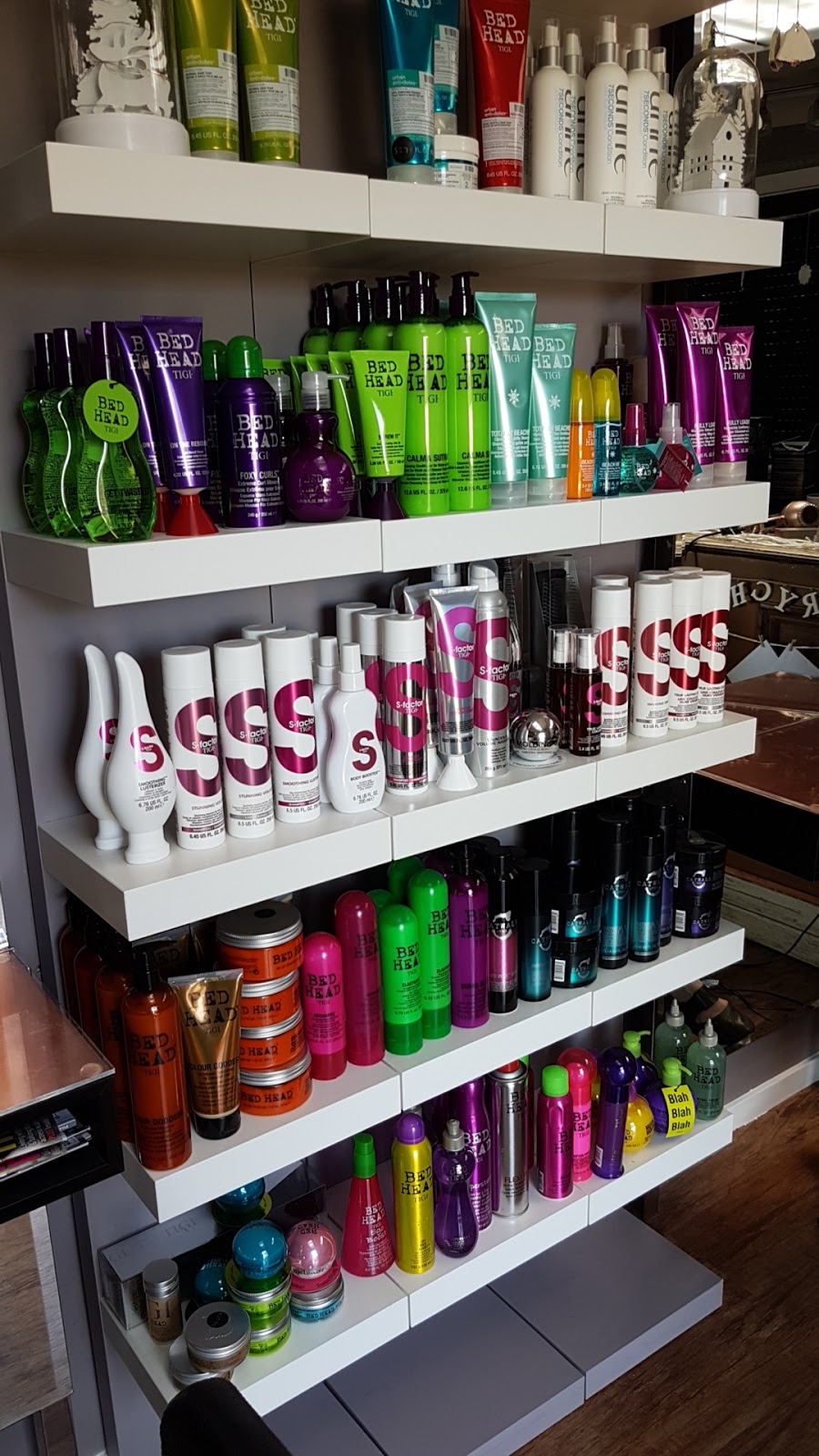 Hairndipity | hair care | 10 Red-Crowned Ct, Winmalee NSW 2777, Australia | 0247545201 OR +61 2 4754 5201