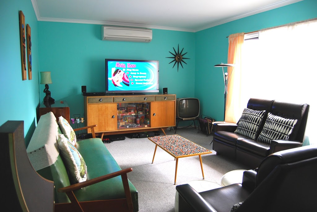 The ReTrO Shack | lodging | 4 Gordon St, Aldinga Beach SA 5173, Australia | 0434404860 OR +61 434 404 860