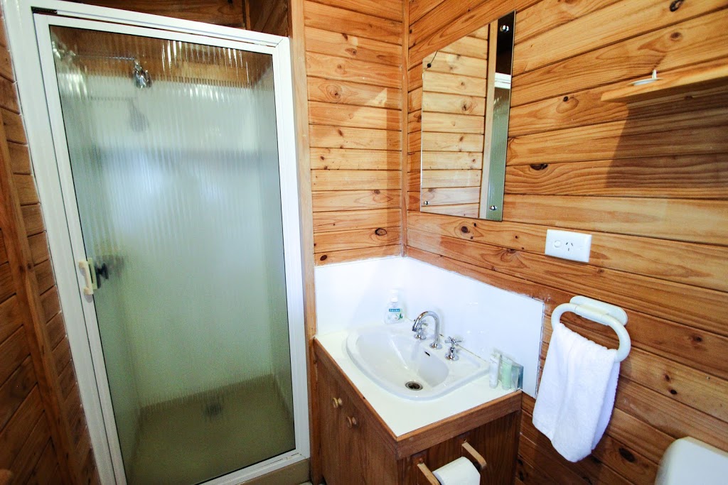 The Cabin | lodging | 1 Francis St, Porepunkah VIC 3741, Australia | 0357592555 OR +61 3 5759 2555