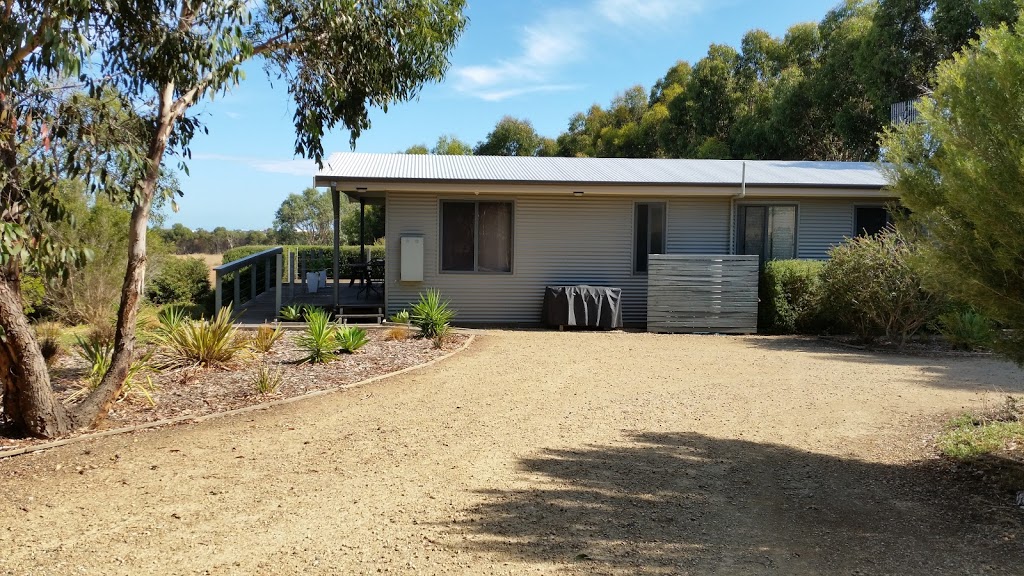 Linger Longer Cottages | 53 Mentone Rd E, Hayborough SA 5212, Australia | Phone: 0417 829 201