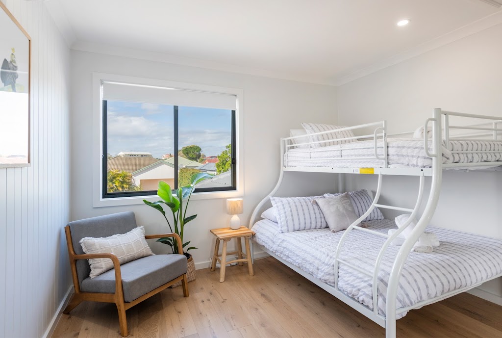 Yamba Beachside Escape | Unit 2/42 Beachside Way, Yamba NSW 2464, Australia | Phone: 0416 160 683