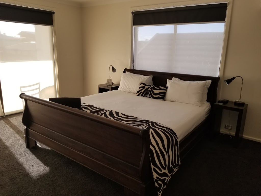 Zebras Guest House Geraldton | lodging | 2 Glendinning Rd, Tarcoola Beach WA 6530, Australia | 0427089385 OR +61 427 089 385