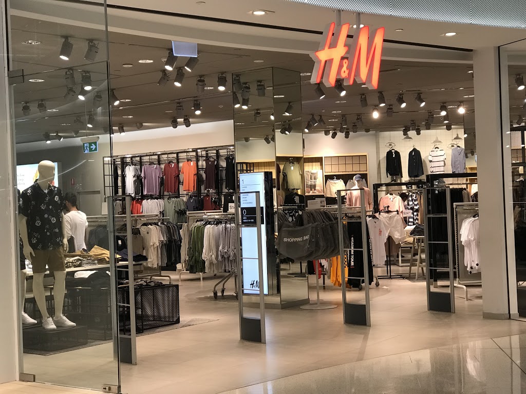 H&M | clothing store | Logan Rd, Mount Gravatt QLD 4122, Australia | 1800828002 OR +61 1800 828 002