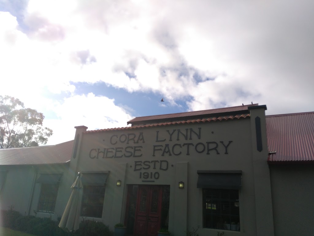 Bed and Breakfast at the Cora Lynn Cheese Factory | cafe | 464 Tynong-Bayles Rd, Cora Lynn VIC 3814, Australia | 0408391222 OR +61 408 391 222