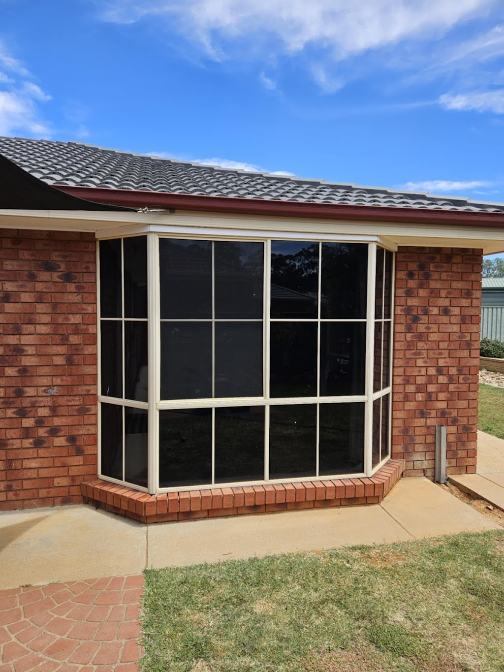 Tint Bros Plus | Factory 1/7 Tullaroop Rd, Maryborough VIC 3465, Australia | Phone: 0497 186 499