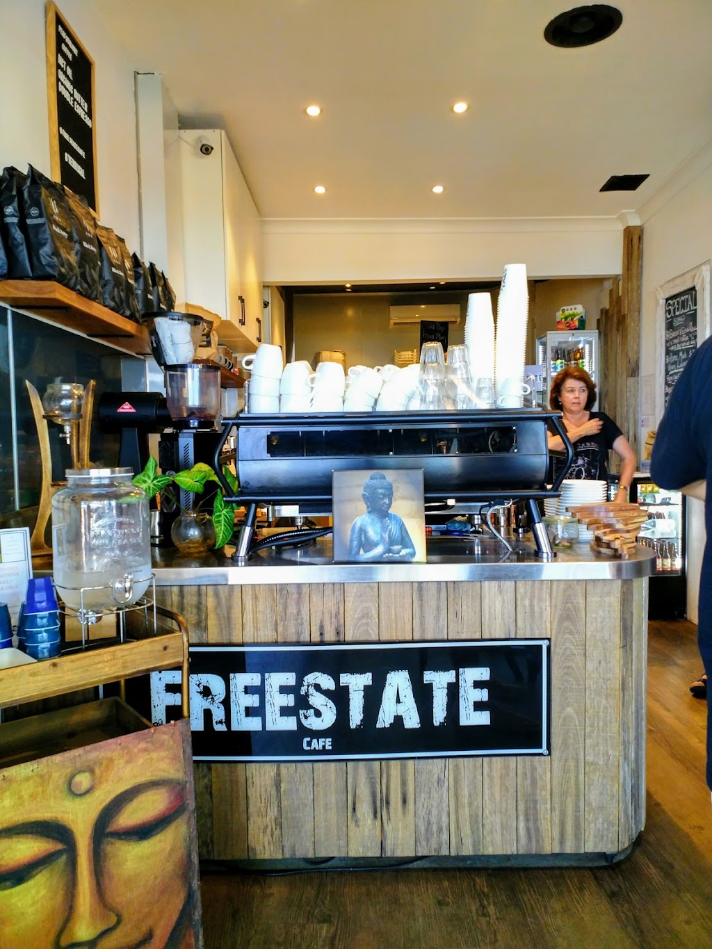 Freestate cafe | cafe | 4/42-44 Terrigal Esplanade, Terrigal NSW 2260, Australia | 0243008795 OR +61 2 4300 8795