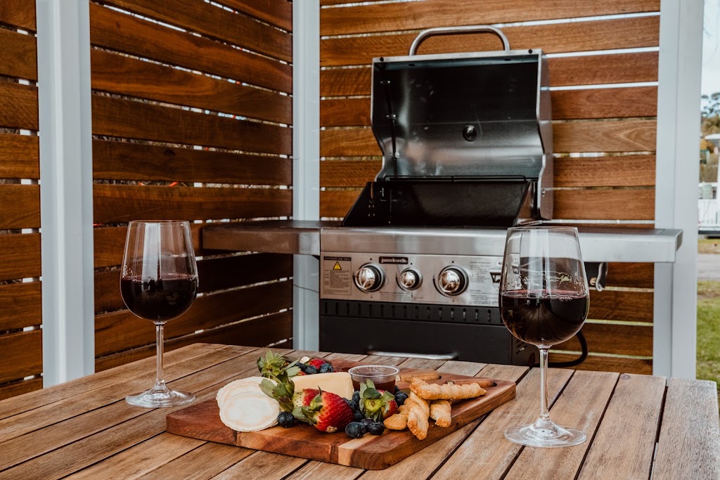 The Floathouse | Riverglen Dr, White Sands SA 5253, Australia | Phone: 0423 320 166