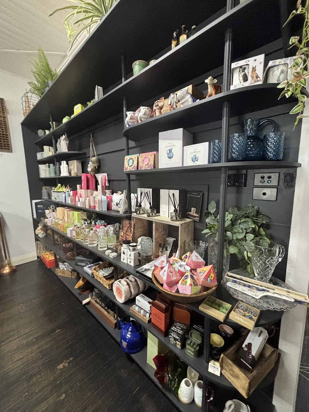 Iron & Sage | 20 New England Hwy, Willow Tree NSW 2339, Australia | Phone: 0420 592 995