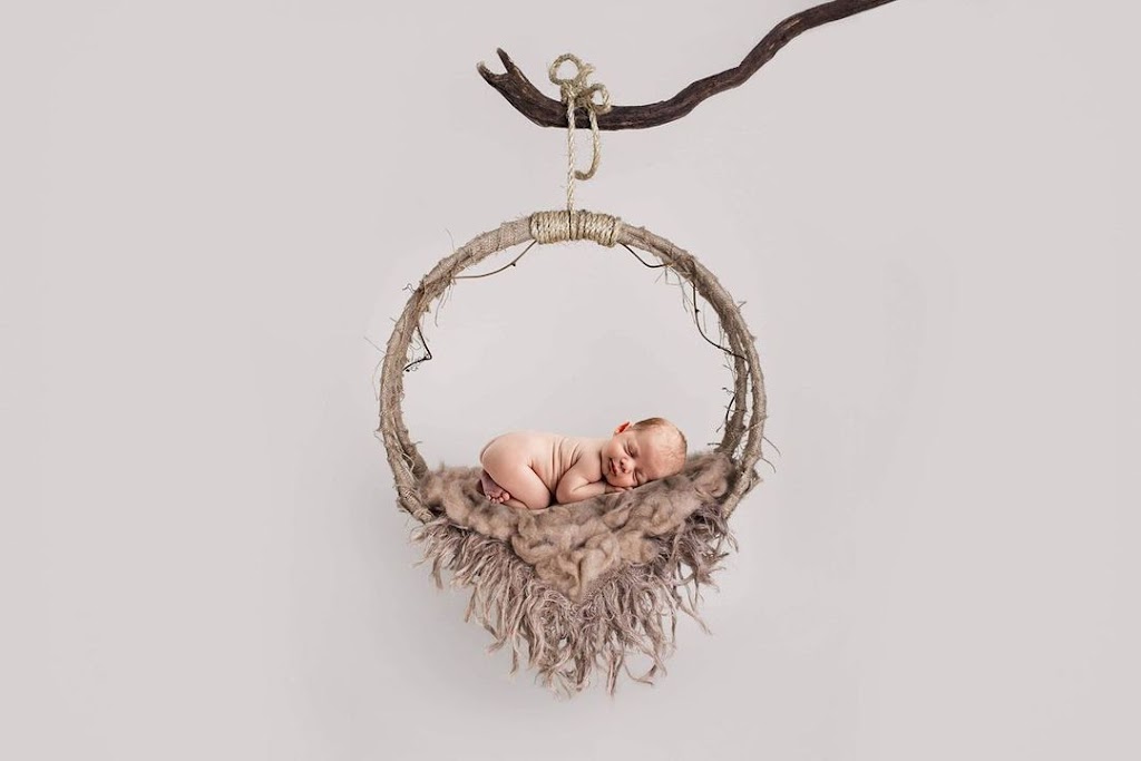 Chasing Tia Photography | 4 Romford Cl, Davistown NSW 2251, Australia | Phone: 0402 085 515