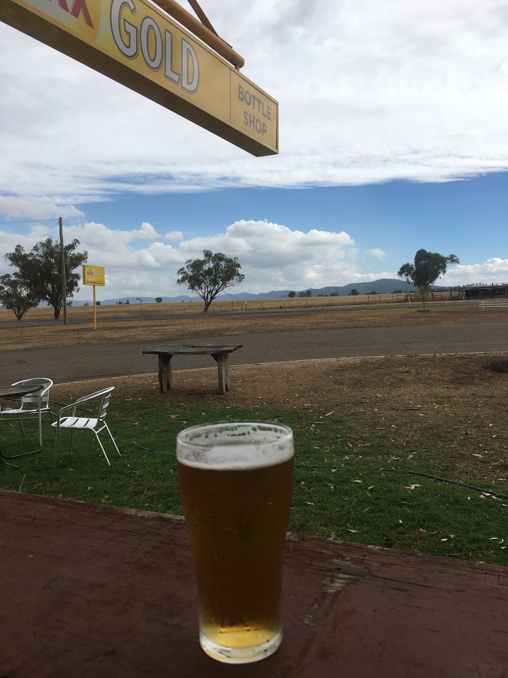 Somerton Pub | bar | 42 Brooke St, Somerton NSW 2340, Australia | 67697683 OR +61 67697683