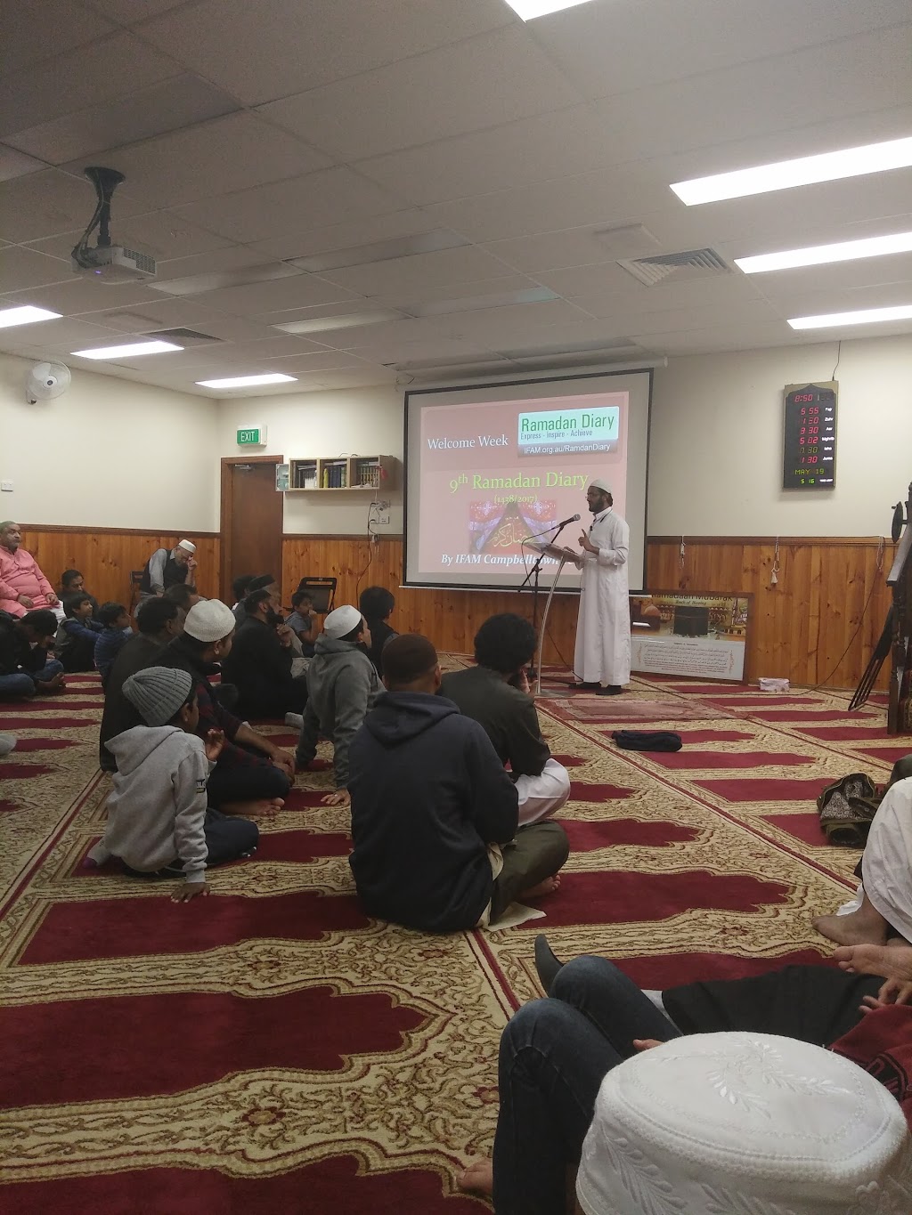 Campbelltown Masjid | mosque | 10 Kingsclare St, Leumeah NSW 2560, Australia | 0411384004 OR +61 411 384 004