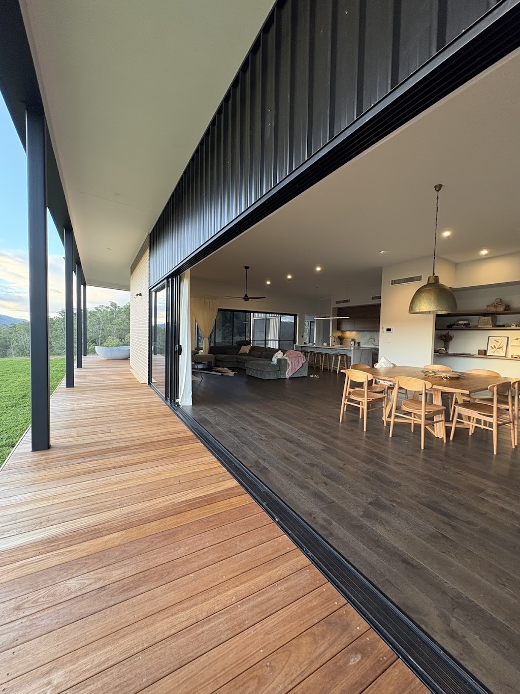 Silk & Oak | 2979 Kerry Rd, Darlington QLD 4285, Australia | Phone: 0419 688 529