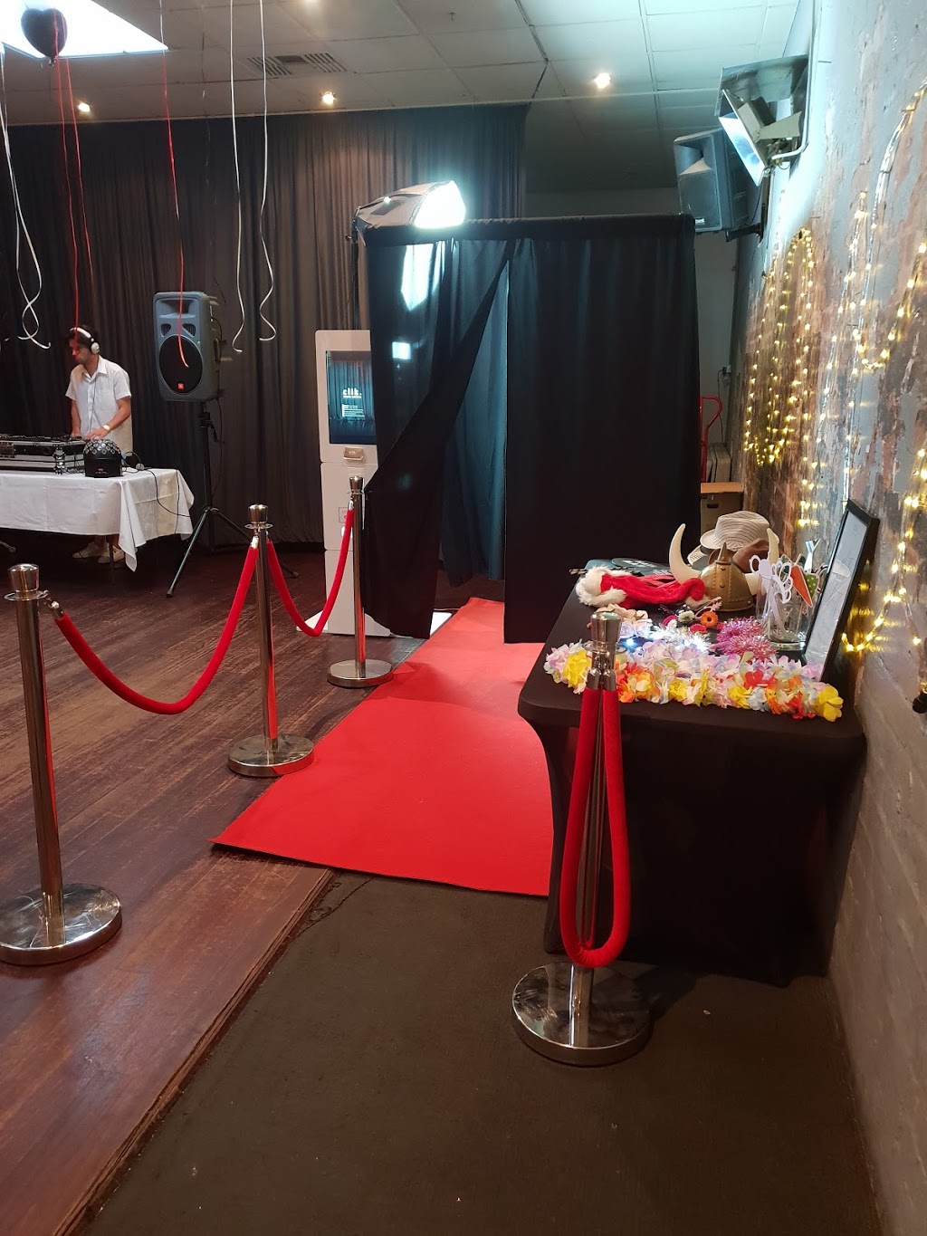 Clik Photo Booths | Jomon Way, Officer VIC 3809, Australia | Phone: 0401 835 558