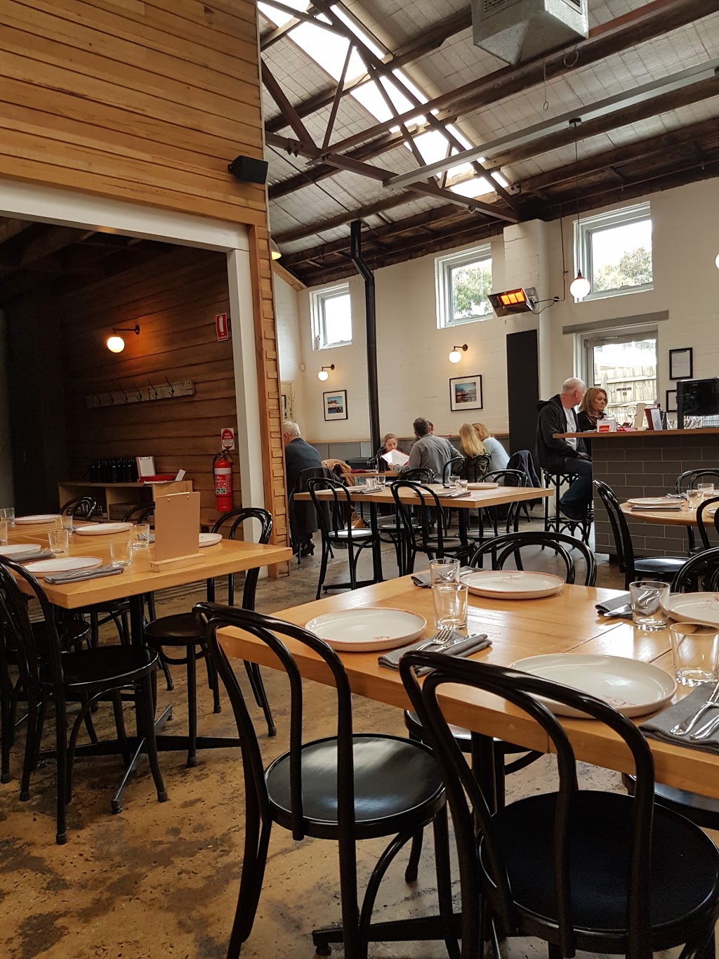 The Independent | restaurant | 79 Main St, Gembrook VIC 3783, Australia | 0359681110 OR +61 3 5968 1110
