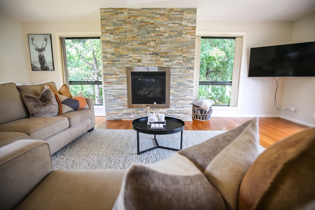 Alpine Nest | 4 Blue Hills Rise, Bright VIC 3741, Australia | Phone: (03) 5759 2555