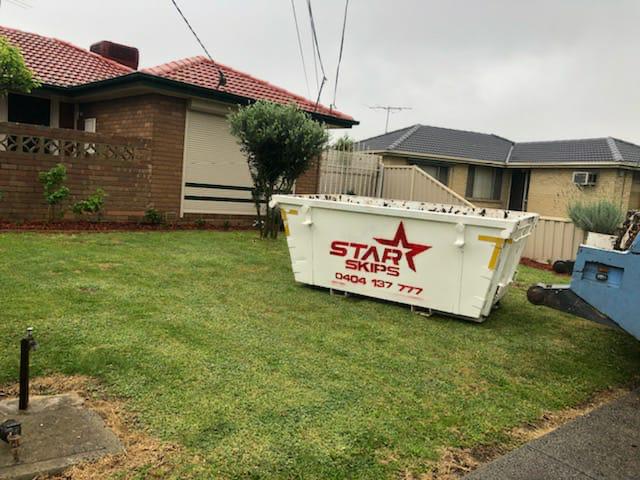 Star Skip | 36 Mombassa Dr, Wollert VIC 3750, Australia | Phone: 0433 966 795