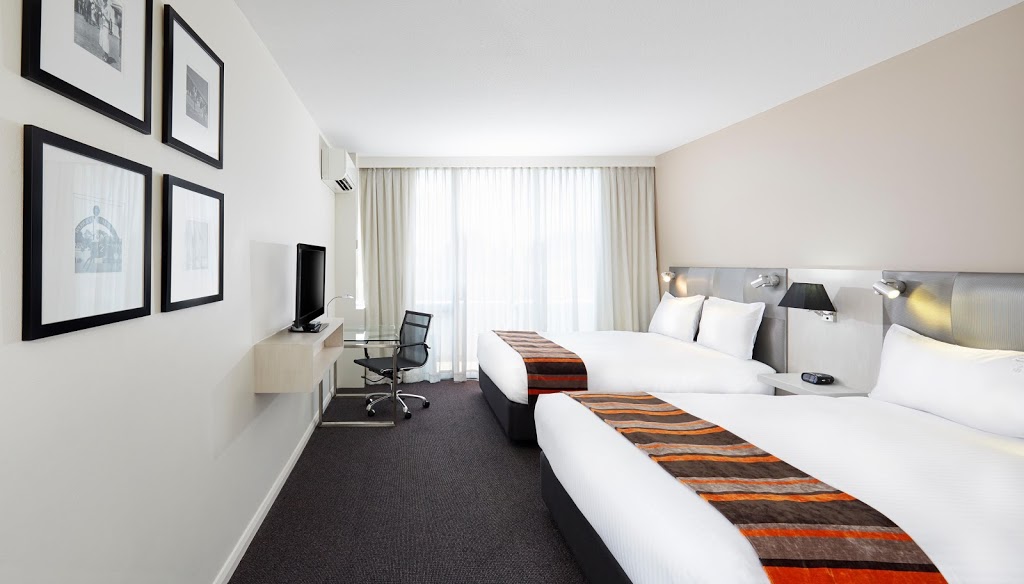 Holiday Inn Warwick Farm | 355 Hume Hwy, Warwick Farm NSW 2170, Australia | Phone: (02) 9726 1222