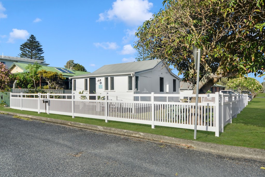 Little Street Retreat | 4 Little St, Harrington NSW 2427, Australia | Phone: 0490 403 051