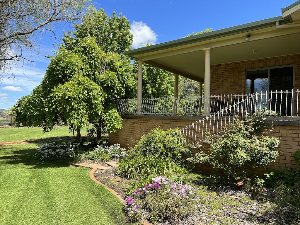 The Stables Farmhouse | 1004 Amaroo Way, Eugowra NSW 2806, Australia | Phone: 0438 159 200