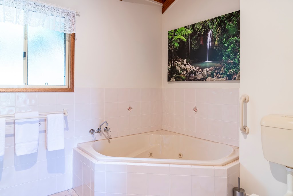 Pencil Creek Cottages | 64 Johnson Rd, Mapleton QLD 4560, Australia | Phone: 0417 730 123