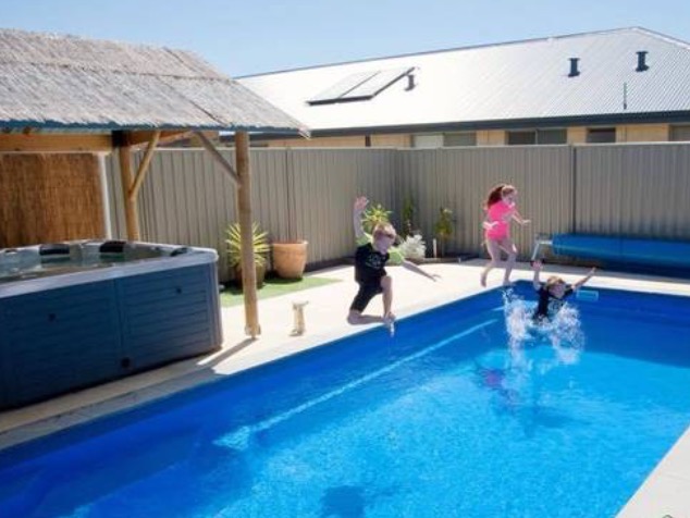South Yunderup Holiday Rental | lodging | 49 Weewar Circuit, South Yunderup WA 6430, Australia | 0435236625 OR +61 435 236 625