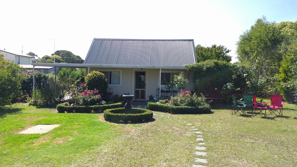 Donovans Cottage | lodging | 4 Hill St, Donovans SA 5291, Australia | 0408385500 OR +61 408 385 500