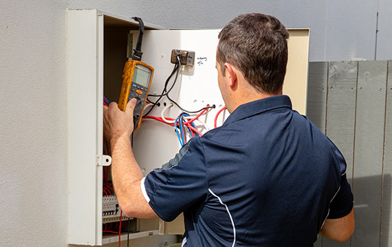 DJB Electrical Contractors & Maintenance | electrician | 2/12 Petrie St, Caloundra QLD 4551, Australia | 0408519498 OR +61 408 519 498