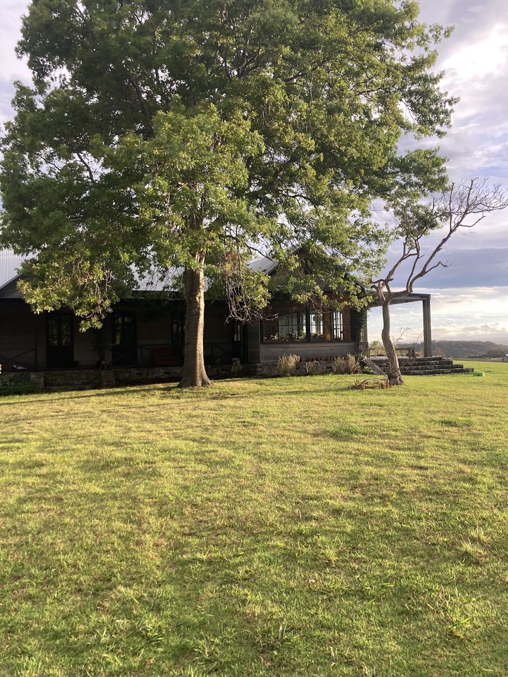 Blue Hills Luxury Farm Stay | 83 Meads Rd, Tilba Tilba NSW 2546, Australia | Phone: 0400 358 514