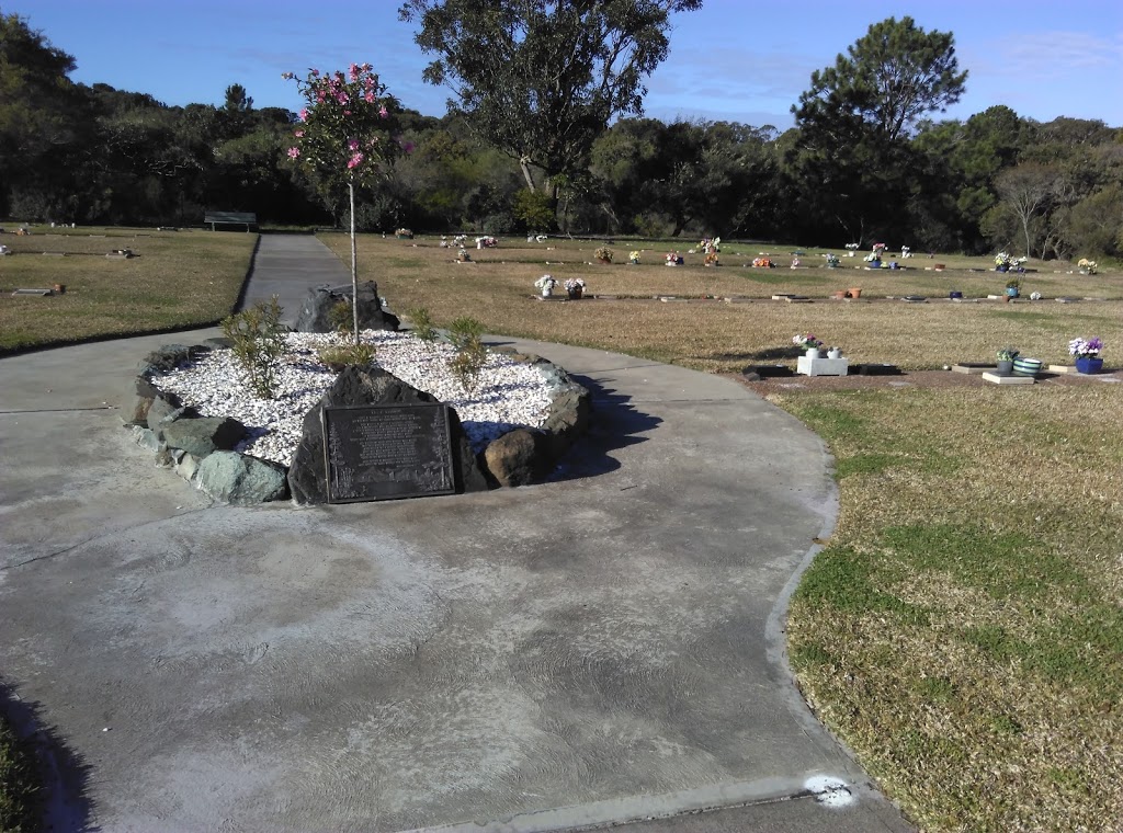 Tuncurry Cemetery | Manning St, Tuncurry NSW 2428, Australia | Phone: (02) 6591 7240