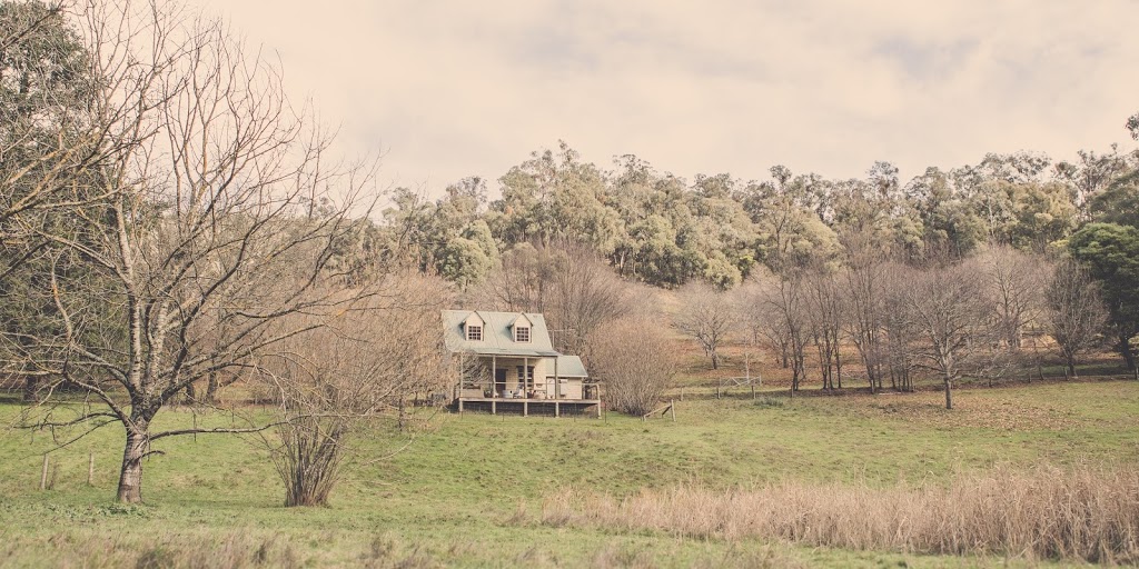 Moondance Cottage | 223 Growlers Creek Rd, Wandiligong VIC 3744, Australia | Phone: (03) 5755 1812