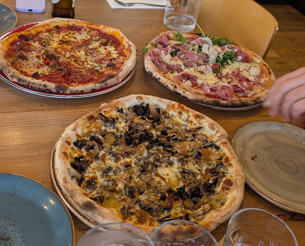 Ciccio’s Woodfire Pizzeria & Bar | 141 Nepean Hwy, Aspendale VIC 3195, Australia | Phone: (03) 9580 2085
