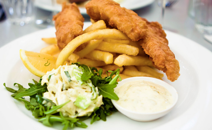 Hendo’s takeaway | cafe | 764 Boat Harbour Dr, Urangan QLD 4655, Australia | 0741251432 OR +61 7 4125 1432