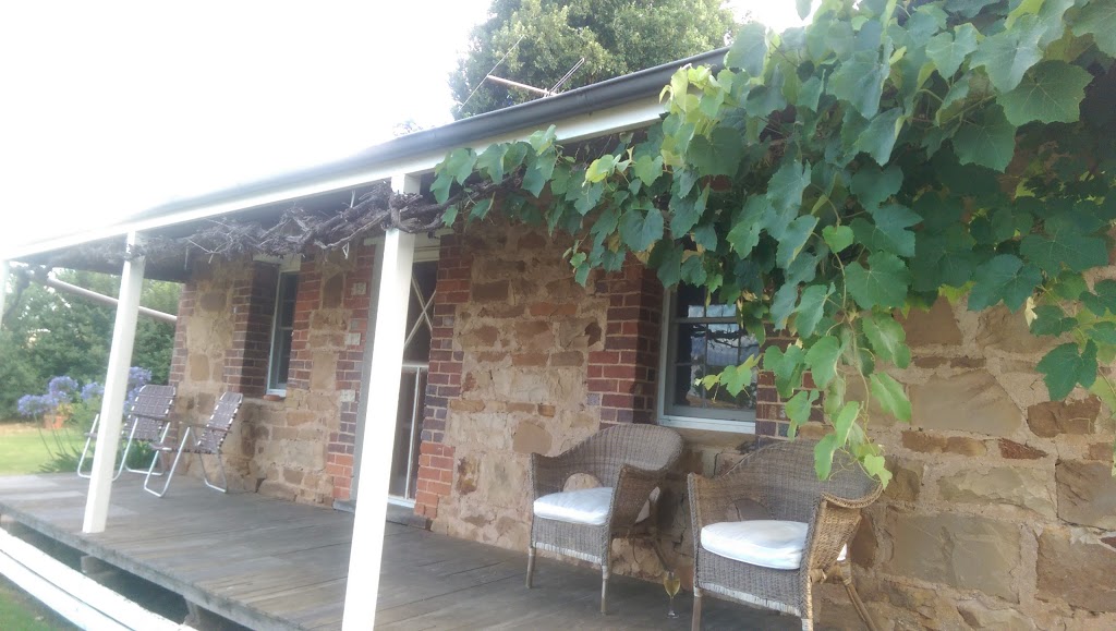 Springfield Guest Cottages | 2964 Moppity Rd, Young NSW 2594, Australia | Phone: (02) 6382 3799